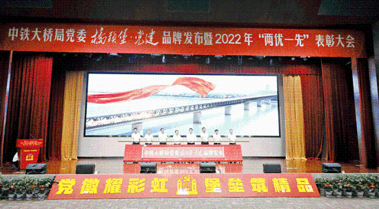 1656904451449093 1656904451449093